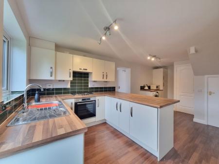 4 bedroom Property to let in Fox Covert, Leicester