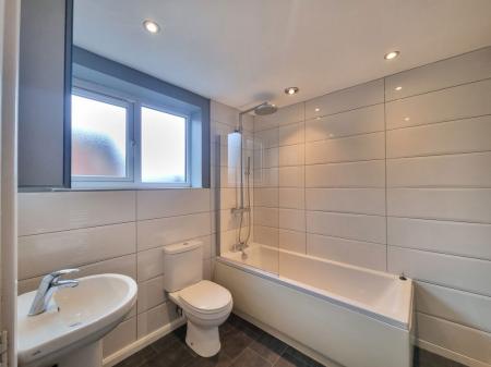 4 bedroom Property to let in Fox Covert, Leicester