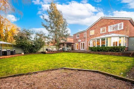 5 bedroom Detached house for sale in Hollies Way, Bushby, Leicester