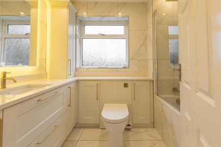 5 bedroom Detached house for sale in Hollies Way, Bushby, Leicester