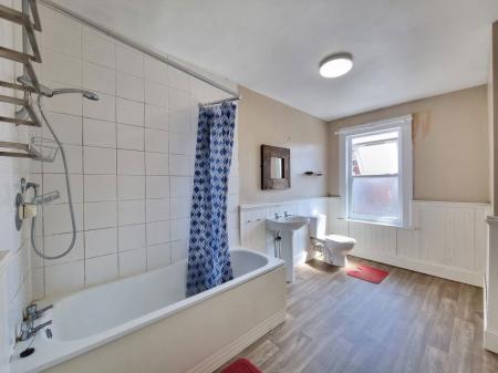 2 bedroom Property to let in Oban Street, Leicester
