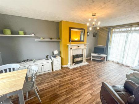 3 bedroom Semi-detached house for sale in Folville Rise, Leicester