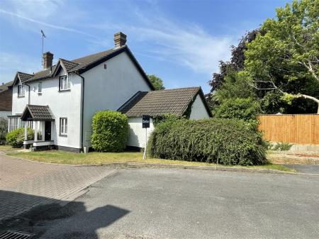 4 bedroom Detached house for sale in Carisbrooke Park, Leicester