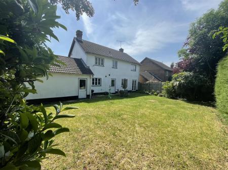 4 bedroom Detached house for sale in Carisbrooke Park, Leicester