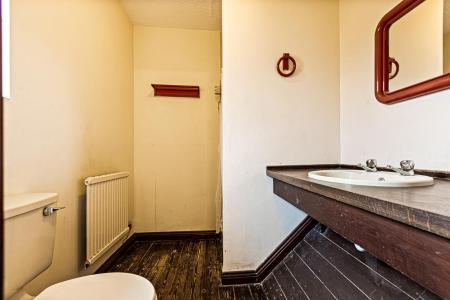 4 bedroom Detached house for sale in Carisbrooke Park, Leicester