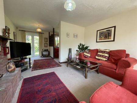4 bedroom Detached house for sale in Carisbrooke Park, Leicester