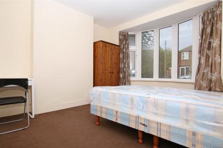 3 bedroom Semi-detached house for sale in Queens Road, Leicester