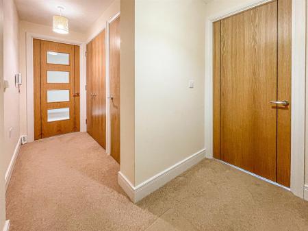 1 bedroom Apartment for sale in Wolsey Court, Leicester