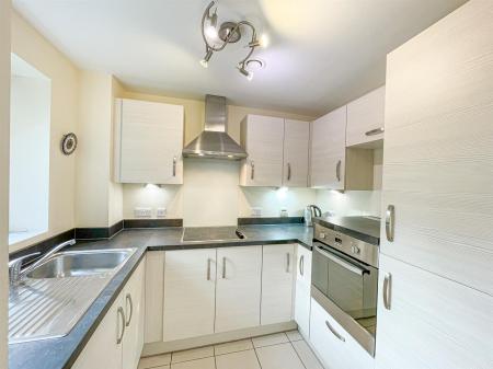1 bedroom Apartment for sale in Wolsey Court, Leicester