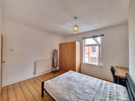 2 bedroom Terraced House for sale in Hartopp Road, Clarendon Park, Leicester