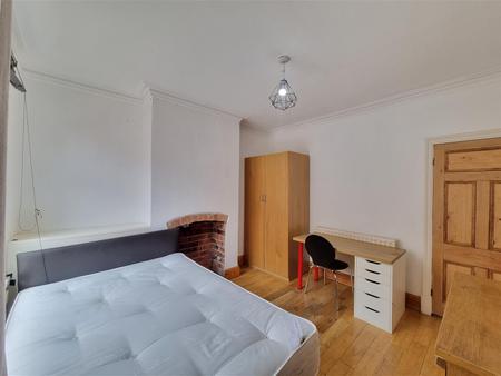 2 bedroom Terraced House for sale in Hartopp Road, Clarendon Park, Leicester