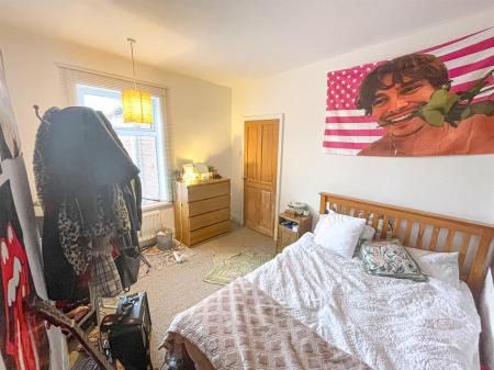 2 bedroom Terraced House for sale in Hartopp Road, Clarendon Park, Leicester
