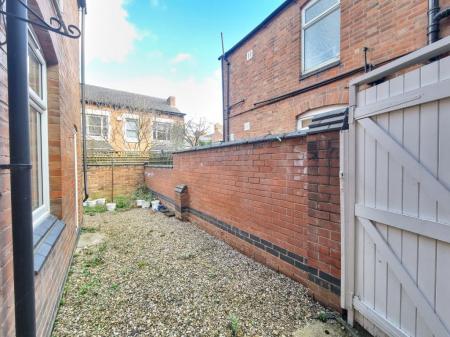1 bedroom Property to let in St Albans Road, Leicester
