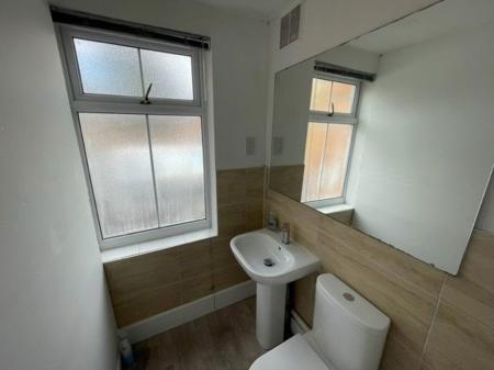 4 bedroom Property to let in Hartopp Road, Leicester