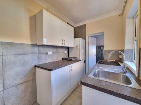 2 bedroom Property to let in Cradock Road, Leicester