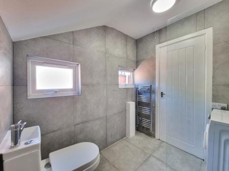 2 bedroom Property to let in Cradock Road, Leicester
