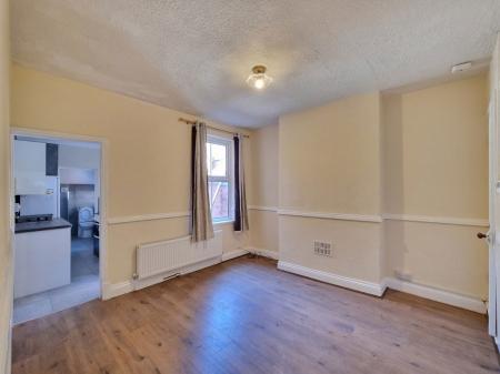 2 bedroom Property to let in Cradock Road, Leicester