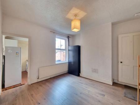 2 bedroom Property to let in Cradock Road, Leicester