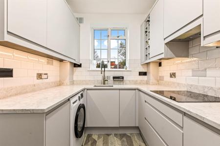 2 bedroom Apartment for sale in Stoneygate Court, Leicester