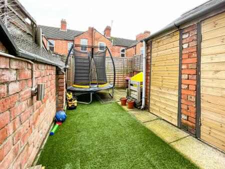 2 bedroom Terraced House for sale in Oxford Road, Leicester