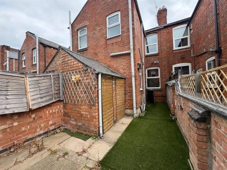 2 bedroom Terraced House for sale in Oxford Road, Leicester