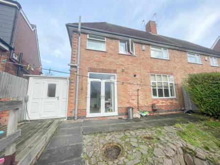 3 bedroom Semi-detached house for sale in Wicklow Drive, Leicester