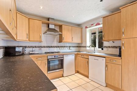 4 bedroom Terraced House for sale in Erringtons Close, Oadby, Leicester