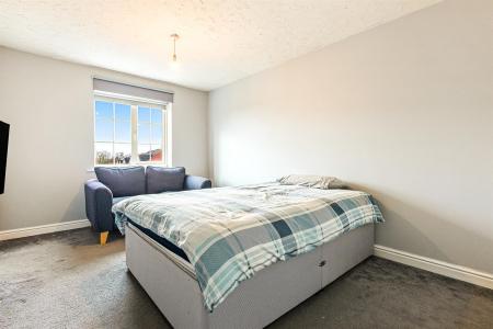 4 bedroom Terraced House for sale in Erringtons Close, Oadby, Leicester