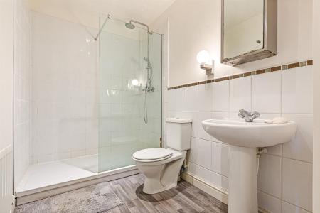 4 bedroom Terraced House for sale in Erringtons Close, Oadby, Leicester