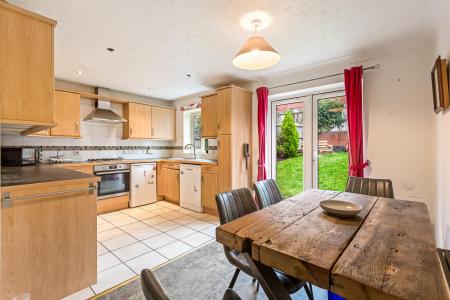 4 bedroom Terraced House for sale in Erringtons Close, Oadby, Leicester