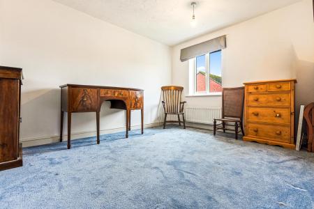 4 bedroom Terraced House for sale in Erringtons Close, Oadby, Leicester