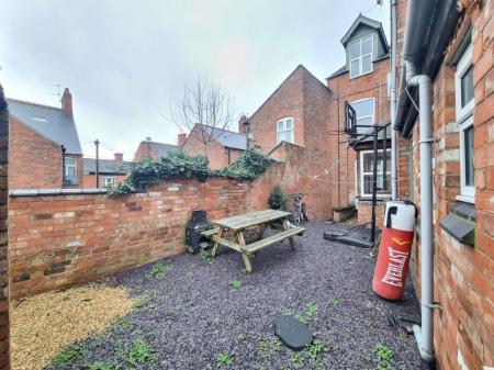 7 bedroom Property to let in Tennyson Street, Leicester