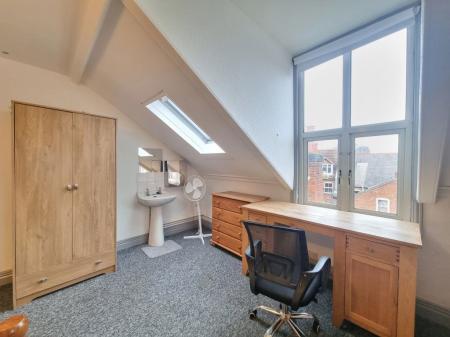 7 bedroom Property to let in Tennyson Street, Leicester
