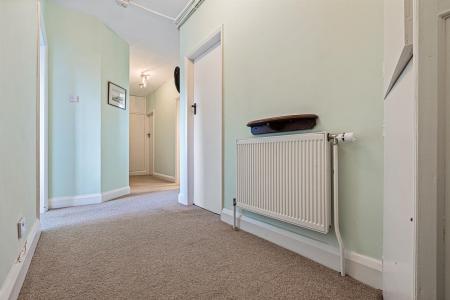 2 bedroom Apartment for sale in Knighton Park Road, Leicester