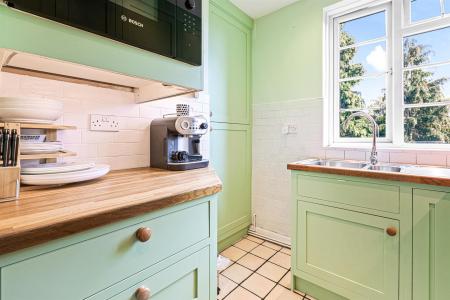 2 bedroom Apartment for sale in Knighton Park Road, Leicester