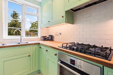 2 bedroom Apartment for sale in Knighton Park Road, Leicester