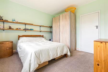 2 bedroom Apartment for sale in Knighton Park Road, Leicester