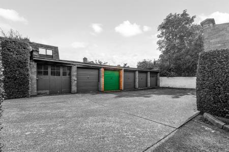 2 bedroom Apartment for sale in Knighton Park Road, Leicester