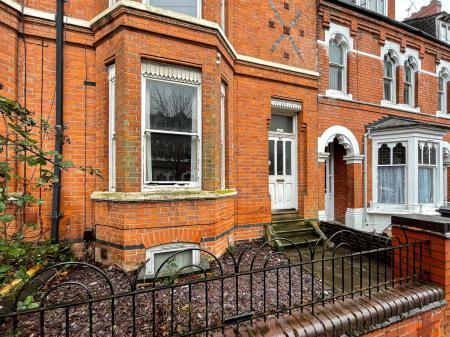 5 bedroom Terraced House for sale in Severn Street, Leicester