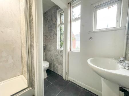 5 bedroom Terraced House for sale in Severn Street, Leicester