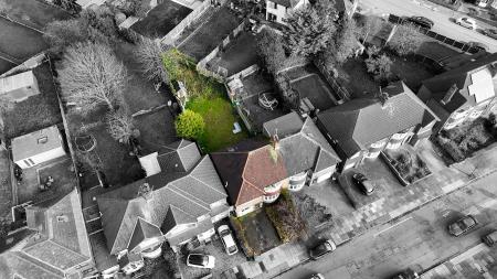 4 bedroom Semi-detached house for sale in Kingsway Road, Leicester