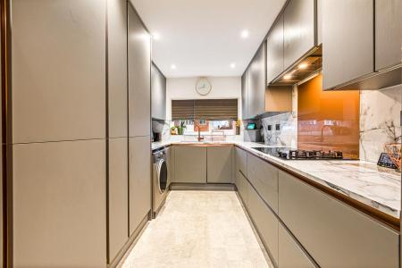 4 bedroom Semi-detached house for sale in Kingsway Road, Leicester