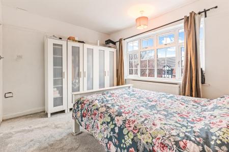 4 bedroom Semi-detached house for sale in Kingsway Road, Leicester