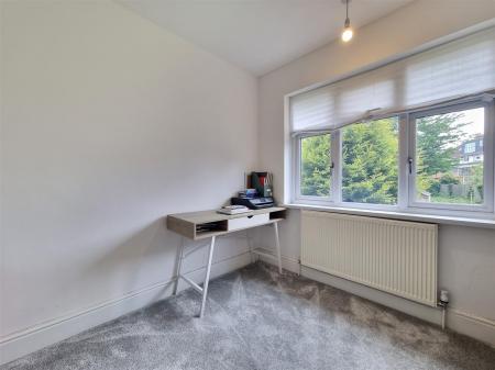 4 bedroom Semi-detached house for sale in Kingsway Road, Leicester