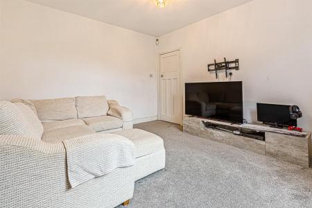 4 bedroom Semi-detached house for sale in Kingsway Road, Leicester