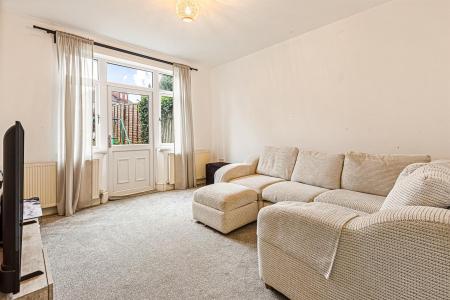 4 bedroom Semi-detached house for sale in Kingsway Road, Leicester