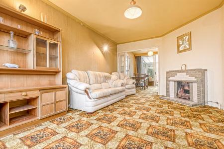 4 bedroom Semi-detached house for sale in Breedon Avenue, Wigston