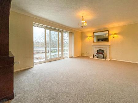 2 bedroom Apartment for sale in Dukes Drive, Leicester