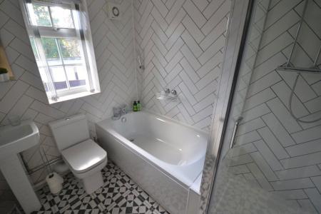 2 bedroom Property to let in Cedars Court, Leicester