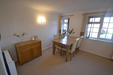 2 bedroom Property to let in Cedars Court, Leicester